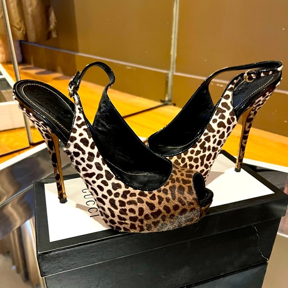 ✨AUTHENTIC✨Gucci leopard print pony haired Sofia platform sling back heels - Picture 1 of 9